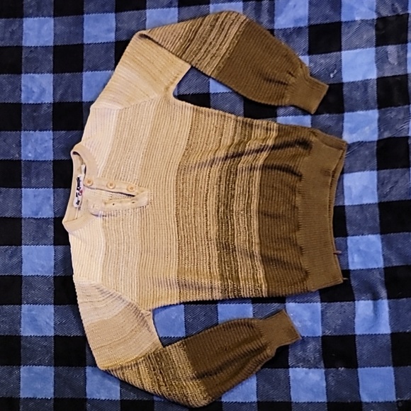 Vintage. Country Suburban. Light-knit. Soft feel. 3- button pullover. W M. - Picture 1 of 14